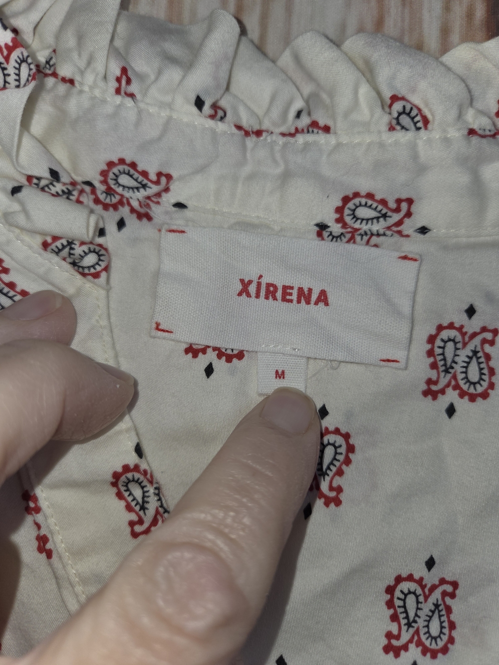 XiRENA Cream Blouse with Red & Black Paisley Print. 100% Cotton. Size M - Picture 3 of 4